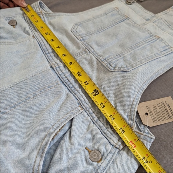 Levi's Loose Fit Overalls Jumpsuit Light Wash - Picture 6 of 10